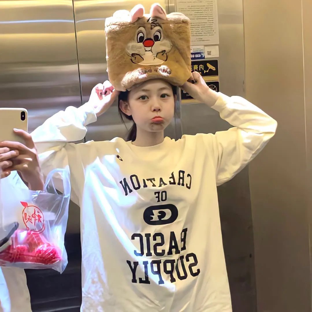 小姐嬉春